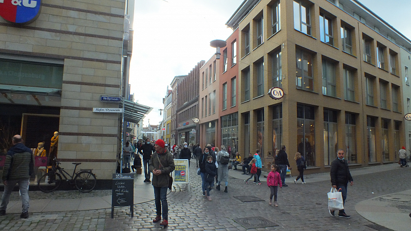 &copy; R.Thiel
10.10.2020 12:11:23
Stralsund 2020
Ostsee-Fotos